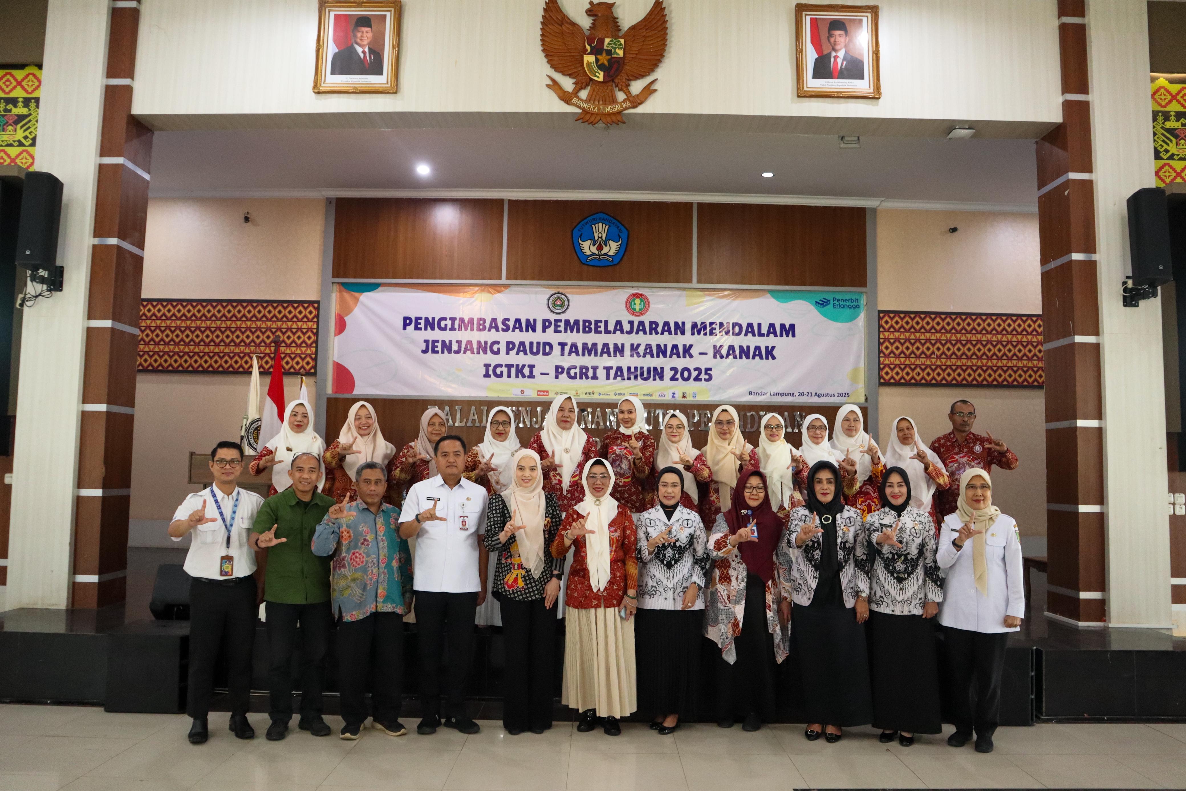Bunda  PAUD Provinsi Lampung Dorong Penguatan Profesionalisme Guru PAUD Melalui Deep Learning